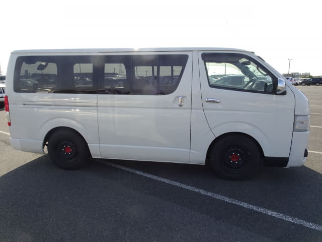 TOYOTA Hiace Van thumbnail 6