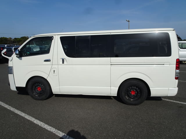 TOYOTA Hiace Van thumbnail 2