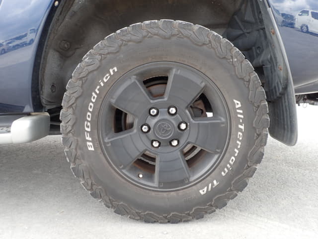 TOYOTA Hilux Surf thumbnail 10