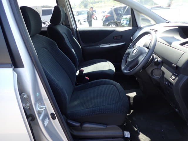 TOYOTA Ractis thumbnail 25
