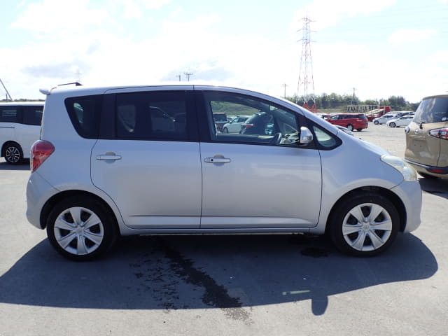 TOYOTA Ractis thumbnail 6