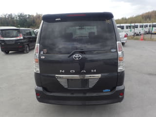 2003 TOYOTA Noah