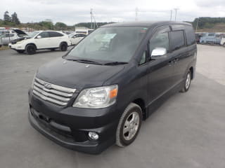 2003 TOYOTA Noah