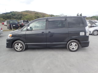 2003 TOYOTA Noah