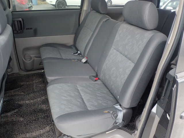 TOYOTA Noah thumbnail 27