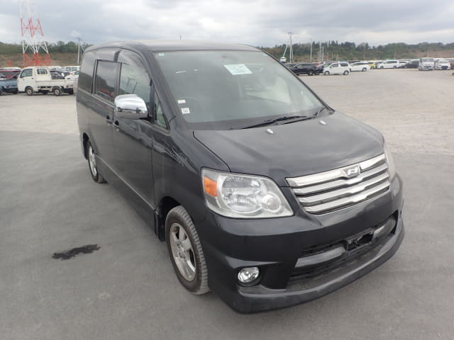 TOYOTA Noah thumbnail 7