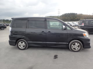 2003 TOYOTA Noah