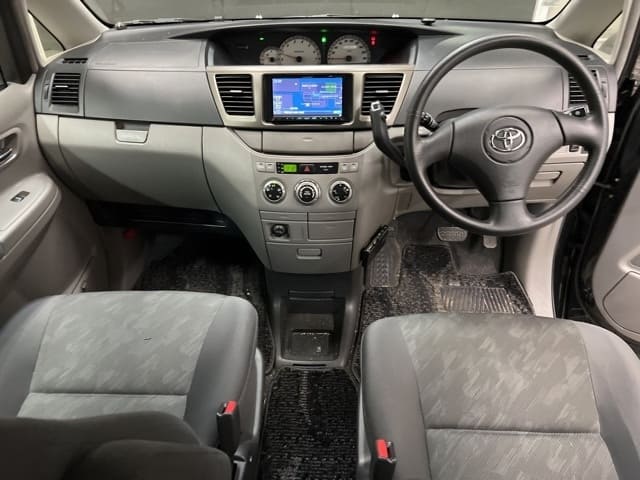 TOYOTA Noah thumbnail 52