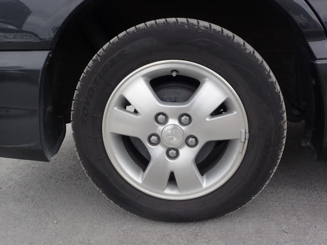 TOYOTA Noah thumbnail 11
