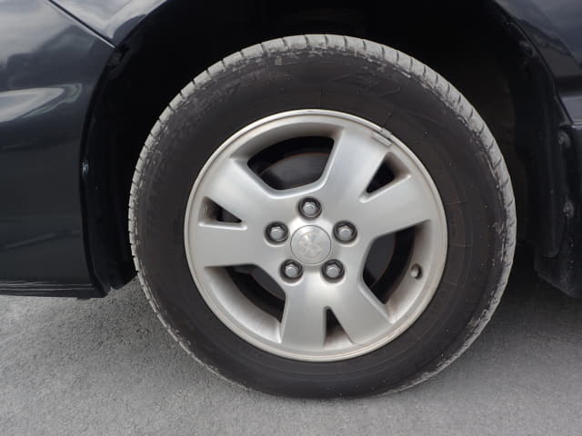 TOYOTA Noah thumbnail 9