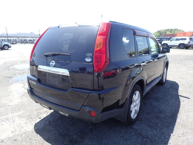NISSAN X-Trail thumbnail 5