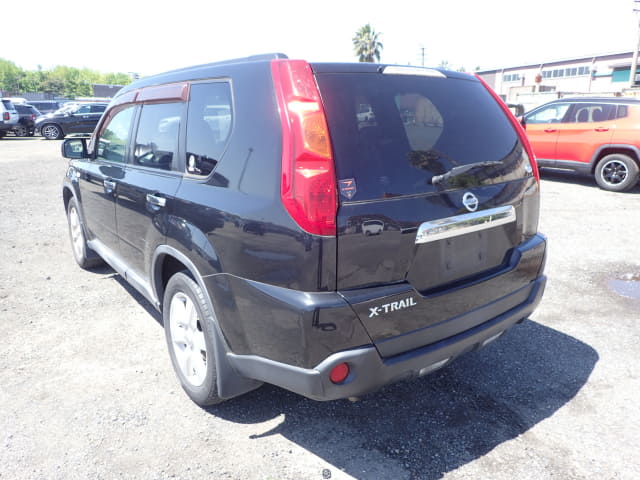 NISSAN X-Trail thumbnail 3