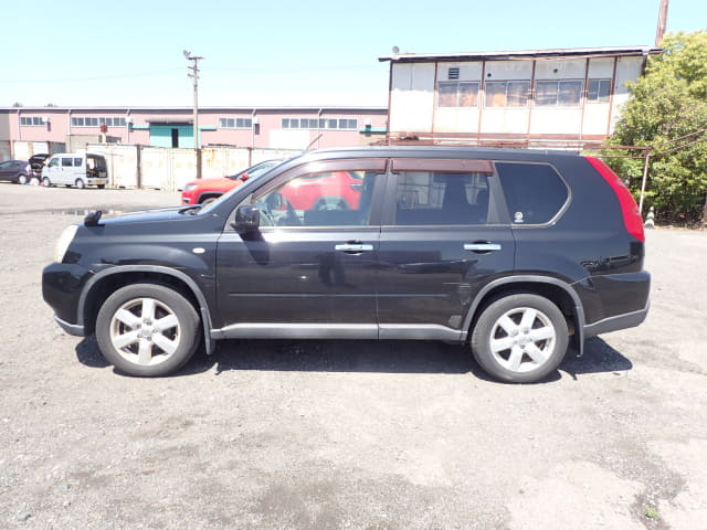 NISSAN X-Trail thumbnail 2