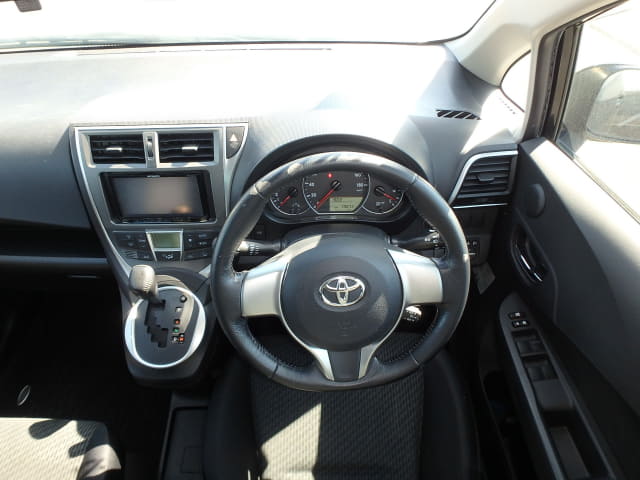 TOYOTA Ractis thumbnail 31