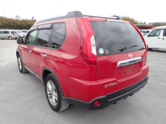 NISSAN X-Trail thumbnail 3