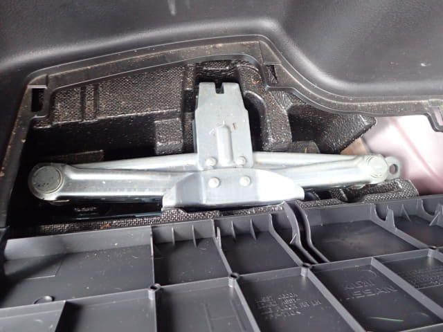 NISSAN X-Trail thumbnail 30