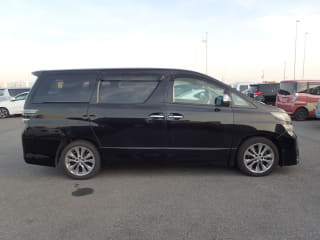 2011 TOYOTA Vellfire