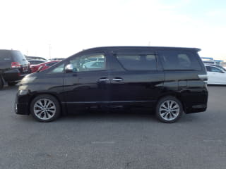 2011 TOYOTA Vellfire