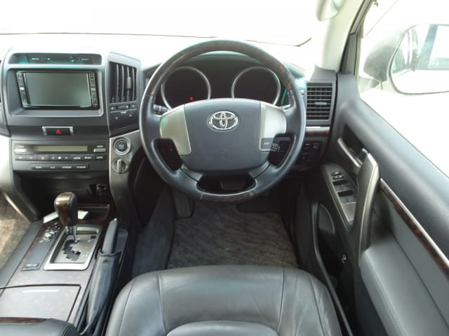 TOYOTA Land Cruiser thumbnail 34