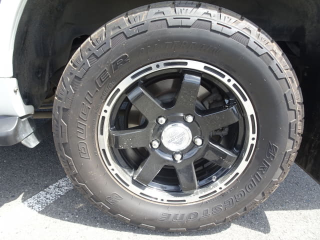 TOYOTA Land Cruiser thumbnail 10