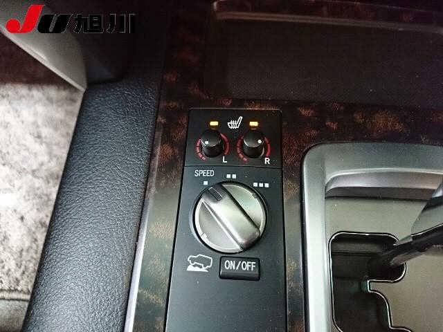 TOYOTA Land Cruiser thumbnail 7