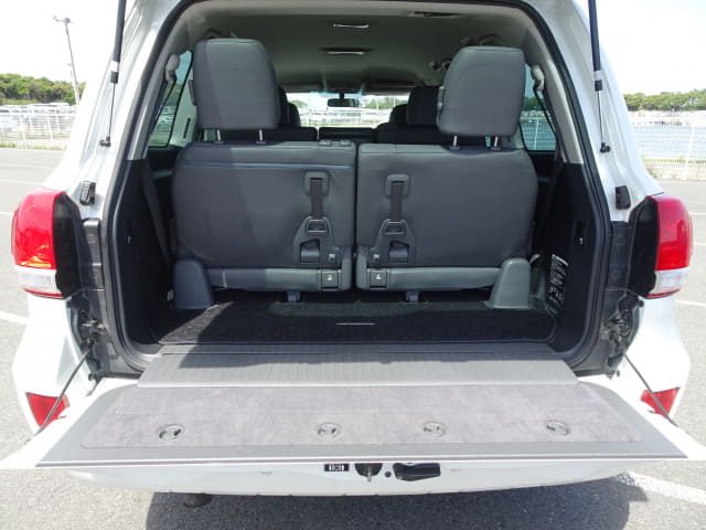 TOYOTA Land Cruiser thumbnail 30