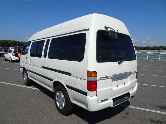 TOYOTA Hiace Van thumbnail 3