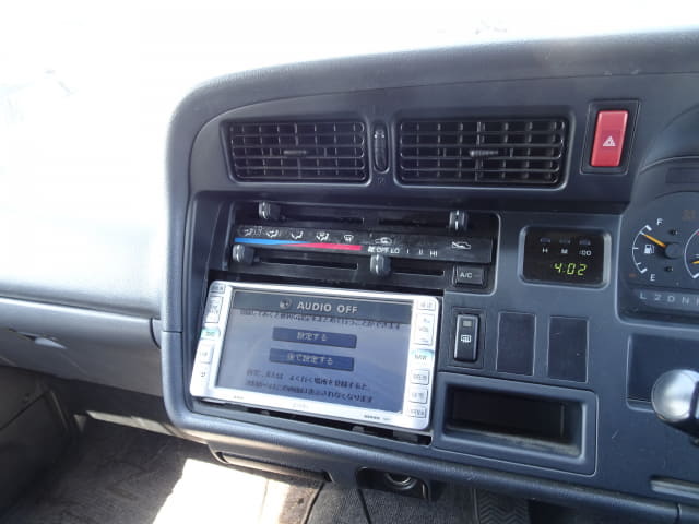 TOYOTA Hiace Van thumbnail 28