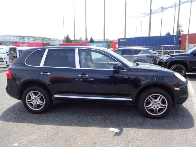 Porsche Cayenne thumbnail 6