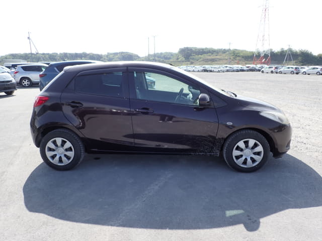 MAZDA Demio thumbnail 6