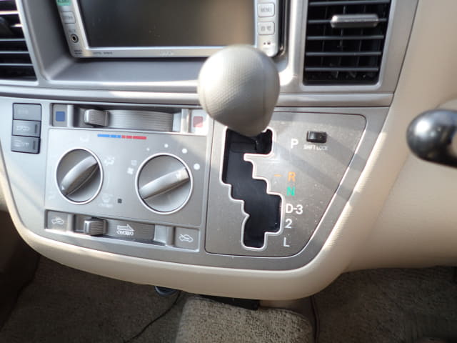 TOYOTA Raum thumbnail 39