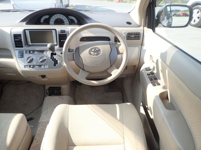 TOYOTA Raum thumbnail 31