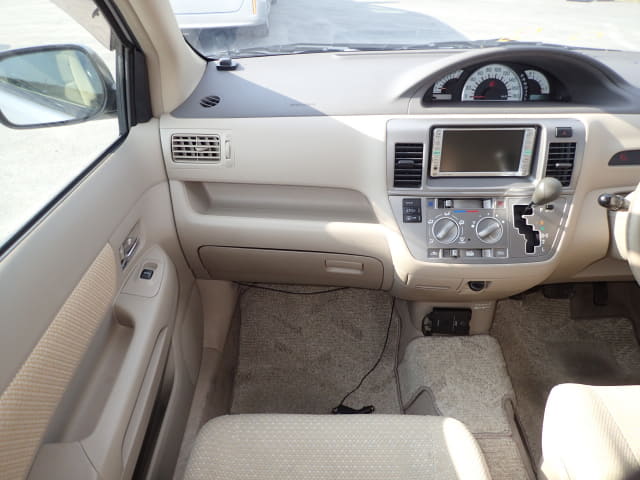 TOYOTA Raum thumbnail 32