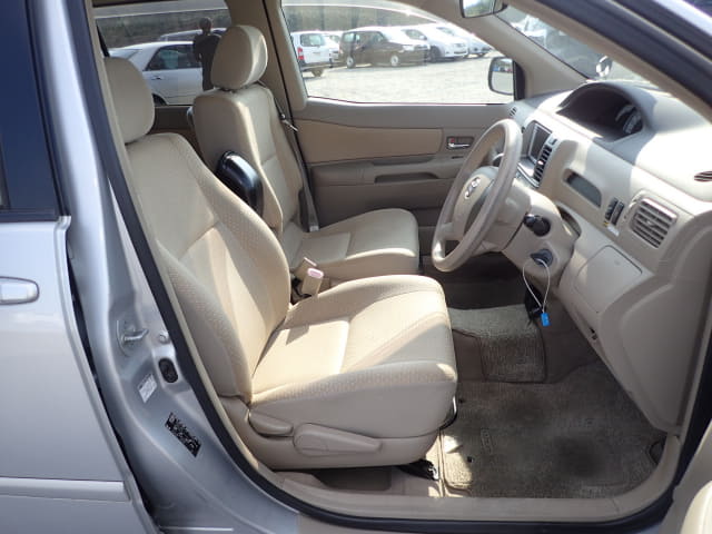 TOYOTA Raum thumbnail 25