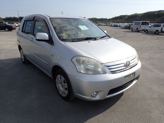 TOYOTA Raum thumbnail 7