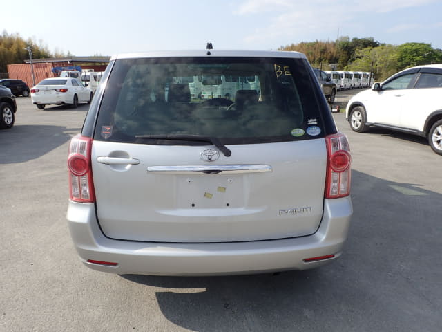 TOYOTA Raum thumbnail 4