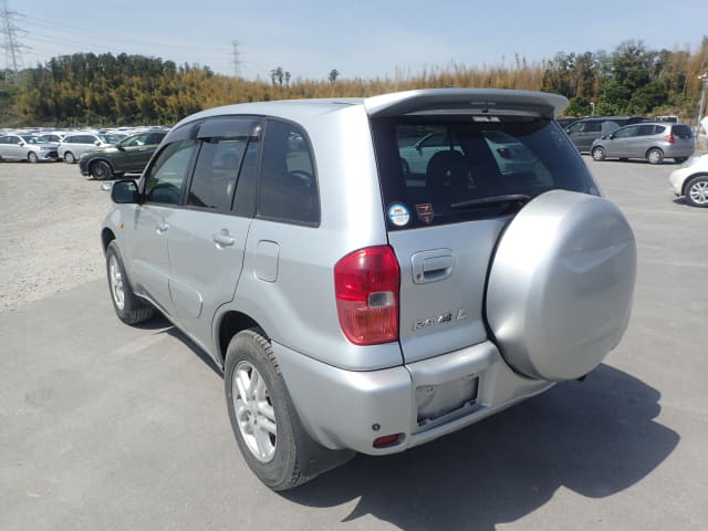 TOYOTA RAV4 thumbnail 3