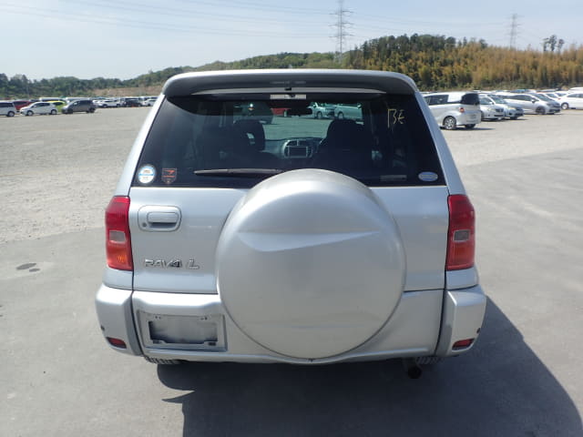 TOYOTA RAV4 thumbnail 4