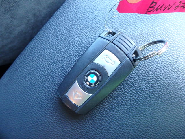 BMW 3 Series thumbnail 60