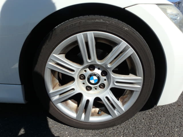 BMW 3 Series thumbnail 12