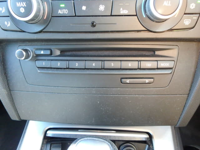 BMW 3 Series thumbnail 36