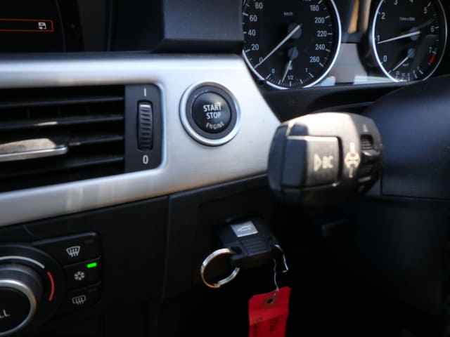 BMW 3 Series thumbnail 40
