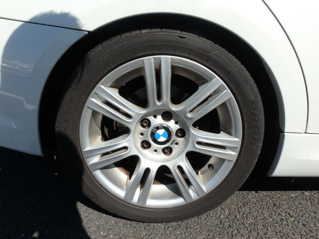 BMW 3 Series thumbnail 11