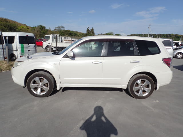 SUBARU Forester thumbnail 2