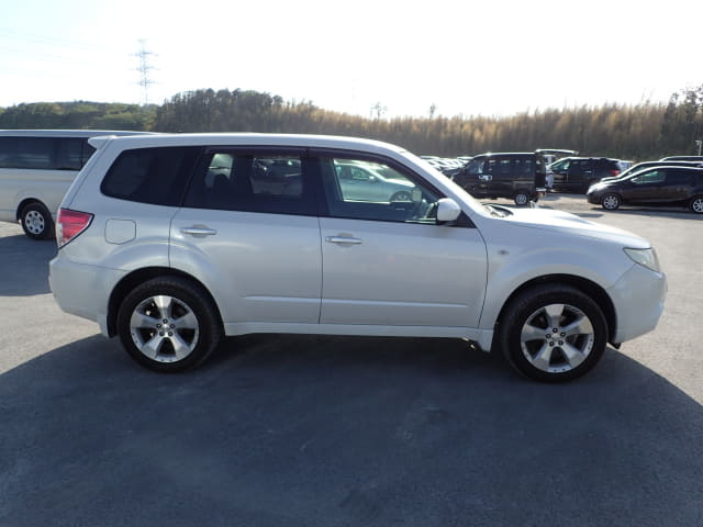 SUBARU Forester thumbnail 6