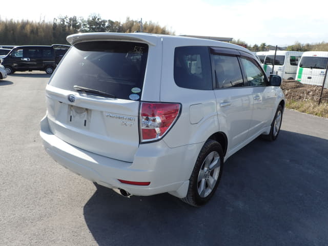 SUBARU Forester thumbnail 5