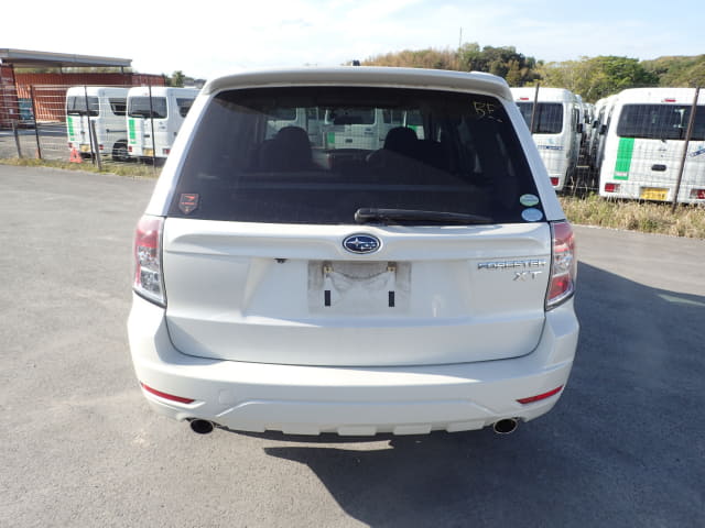 SUBARU Forester thumbnail 4