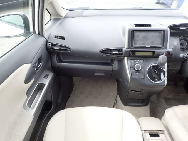 TOYOTA Wish thumbnail 34