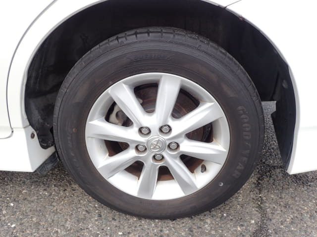 TOYOTA Wish thumbnail 10
