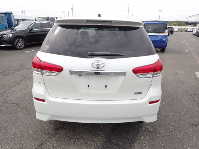 TOYOTA Wish thumbnail 4